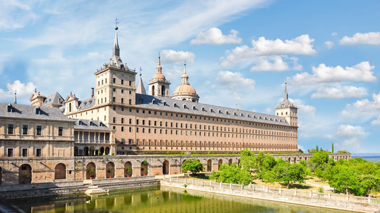 埃斯科里亚尔修道院＋烈士谷半日游（每天出发）