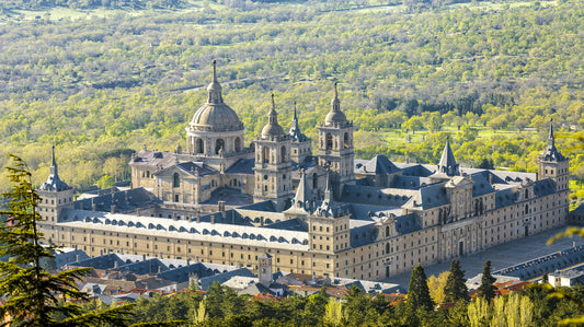 埃斯科里亚尔修道院＋烈士谷半日游（每天出发）